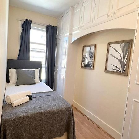 Hôtel Amazing New House In Londres Extérieur photo