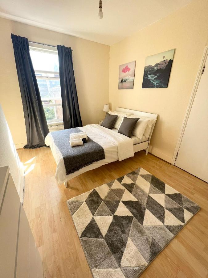Hôtel Amazing New House In Londres Extérieur photo