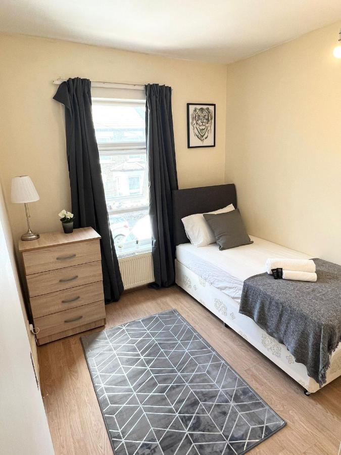 Hôtel Amazing New House In Londres Extérieur photo