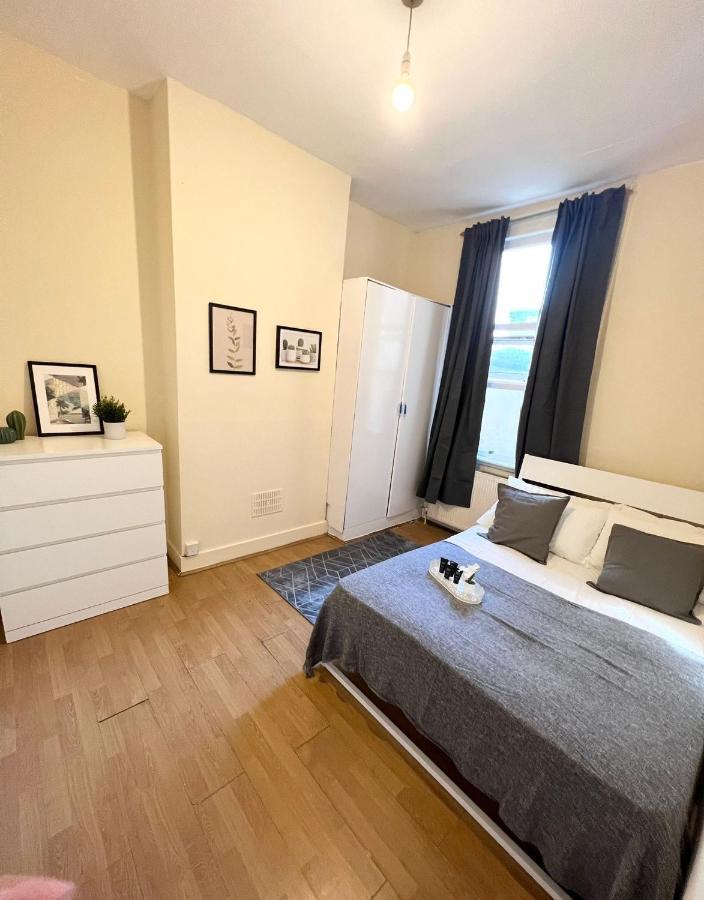 Hôtel Amazing New House In Londres Extérieur photo
