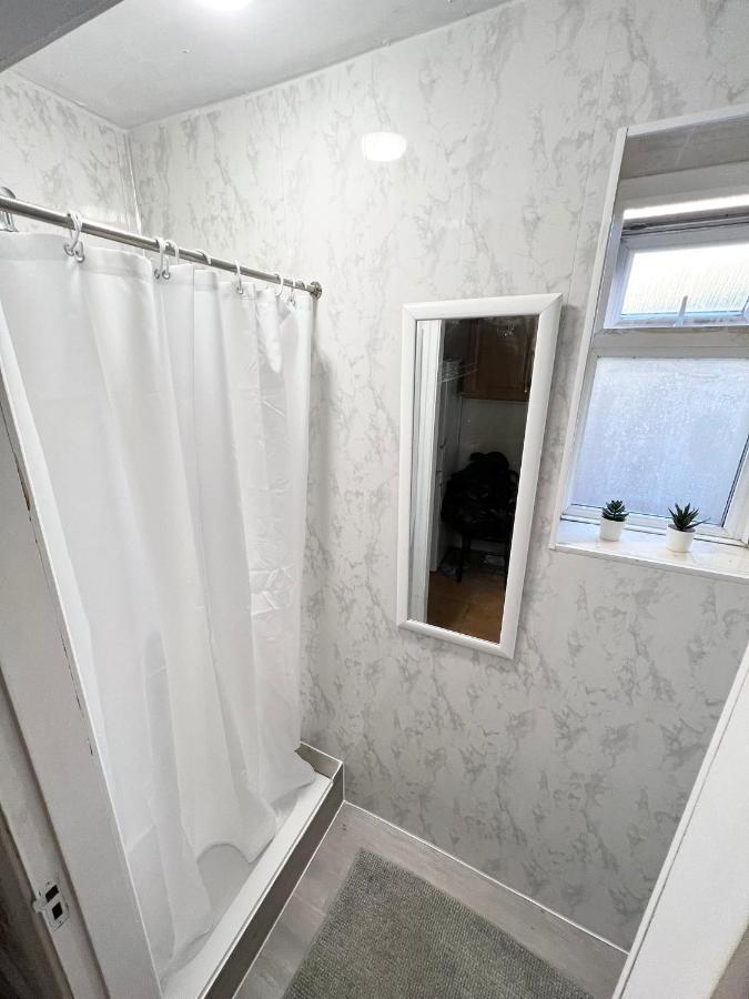 Hôtel Amazing New House In Londres Extérieur photo
