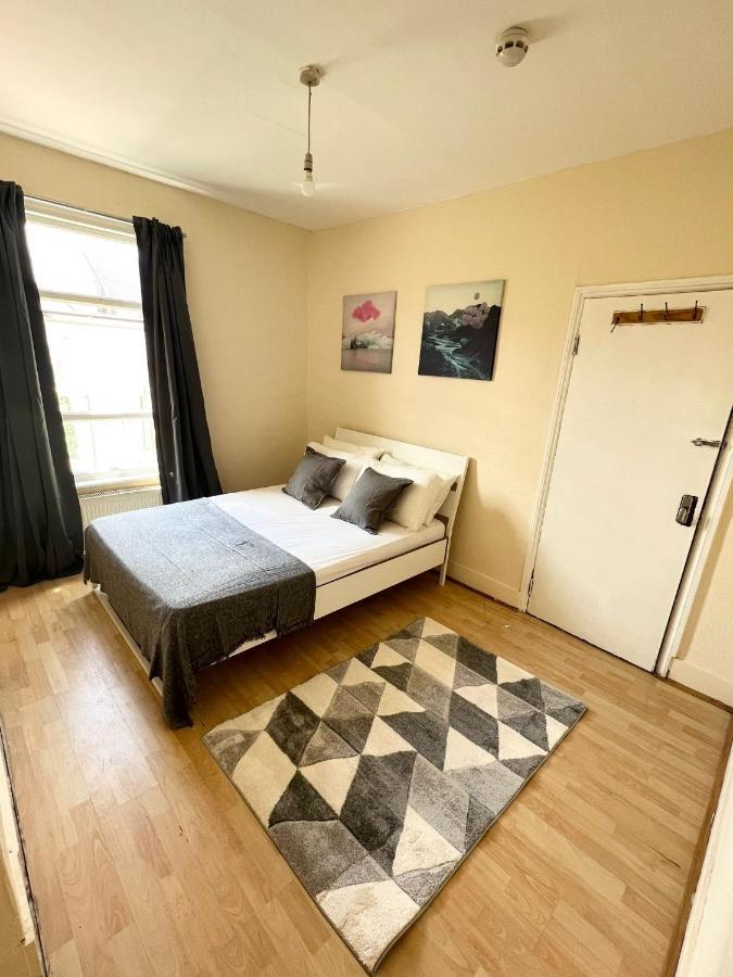 Hôtel Amazing New House In Londres Extérieur photo